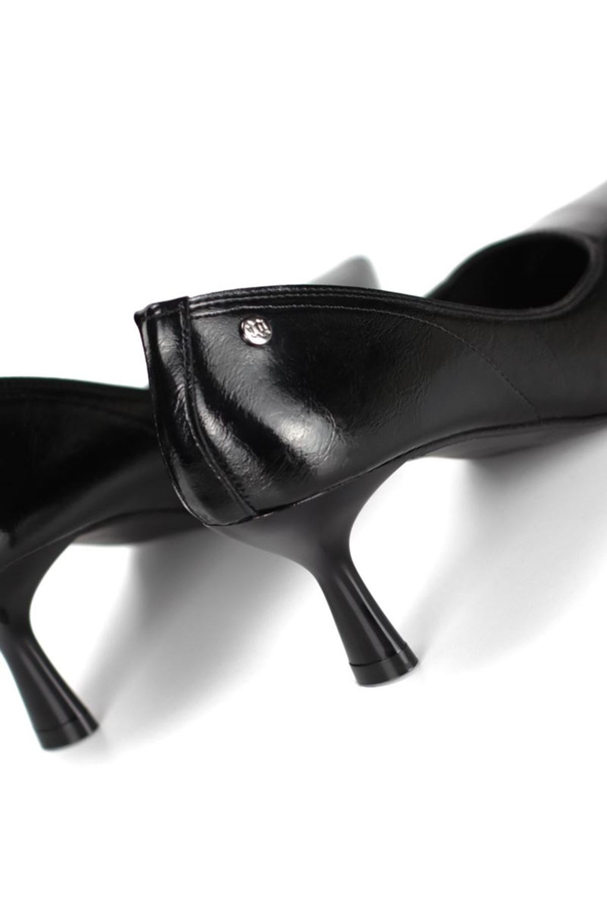 King Crow Zelia Esnek Yumuşak Kaymaz Taban (4 cm) Siyah Rugan Kadın Topuklu Ayakkabı