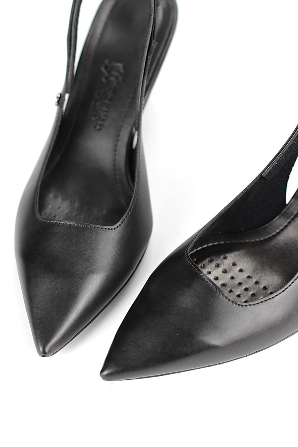 Gökhan Talay Magnolia Esnek Yumuşak Kaymaz Taban (4 cm)  Siyah Cilt  Açık Lastikli Kadın Topuklu Ayakkabı