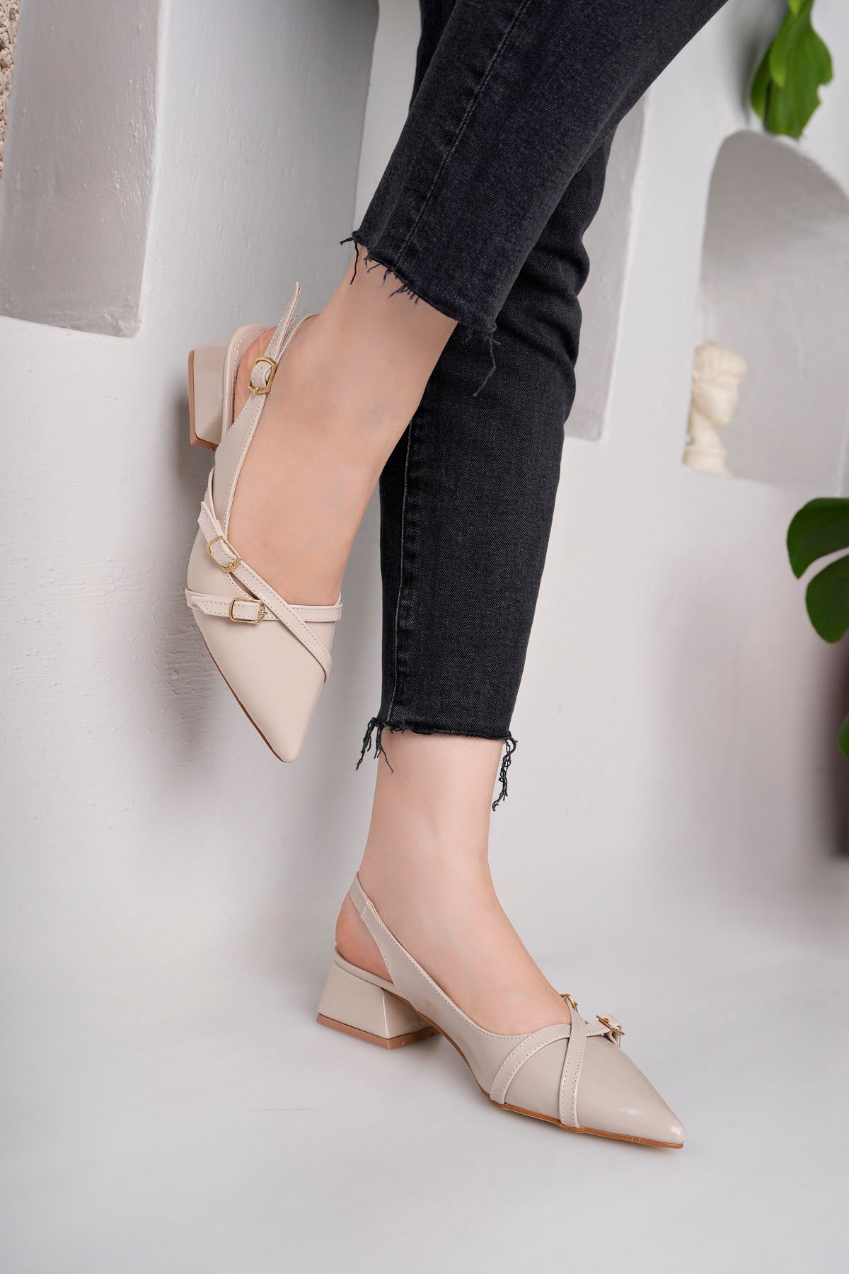 Luis a Costa 3 Tokalı Bej 4 Cm Topuklu Ayakkabı