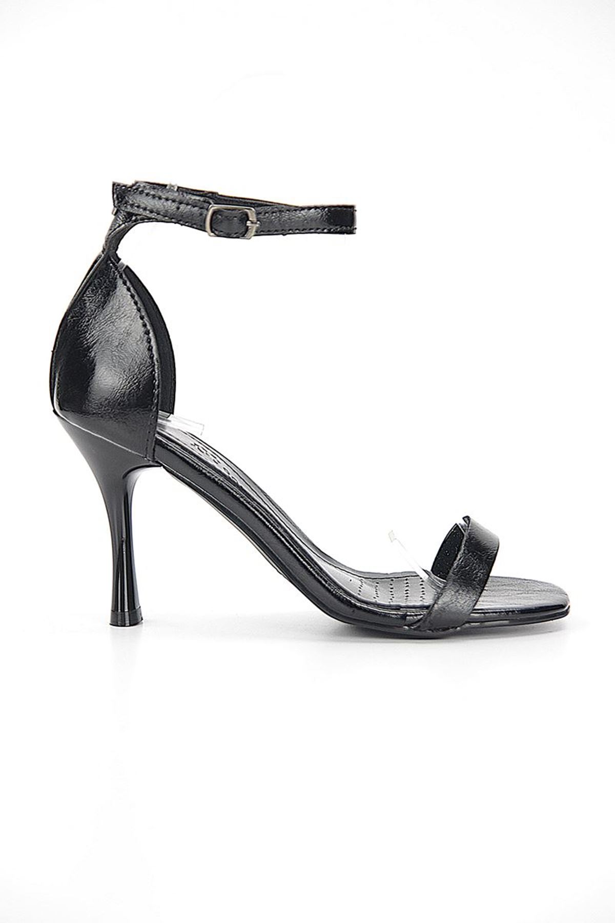 King Crow Orizon Esnek Yumuşak Kaymaz Taban (8 cm) Siyah Rugan  Arka Kapalı Ön Bantlı Kadın Topuklu Ayakkabı