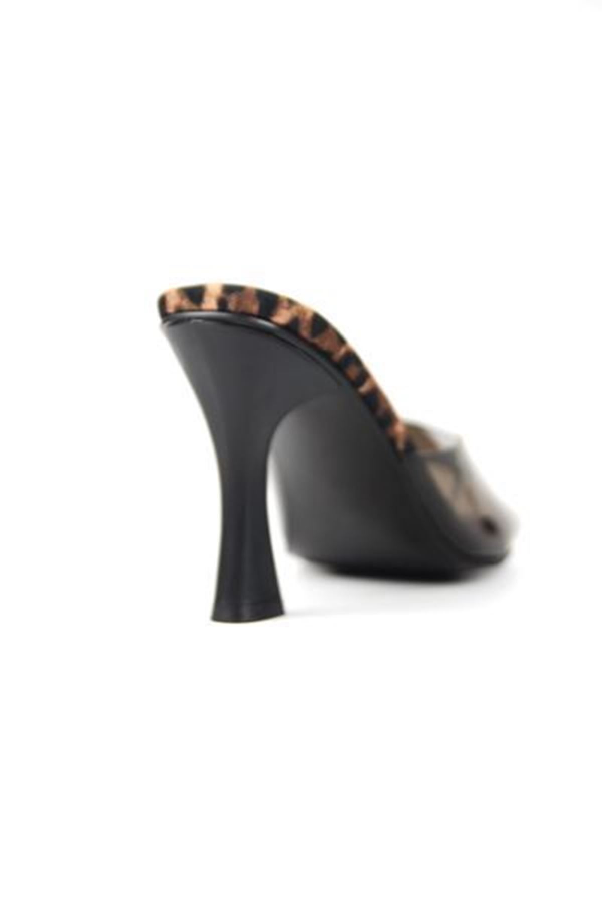 King Crow Hannah Kadın Leopar Desen Tabanlı Siyah Şeffaf Şeritli Orta Topuklu (8 CM) Topuklu Terlik