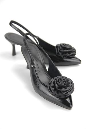 King Crow Rose Fairy Esnek Yumuşak Kaymaz Taban (4 cm) Siyah Rugan El Yapımı Gül Detaylı Açık Lastikli Kadın Topuklu Ayakkabı