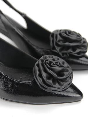 King Crow Rose Fairy Esnek Yumuşak Kaymaz Taban (4 cm) Siyah Rugan El Yapımı Gül Detaylı Açık Lastikli Kadın Topuklu Ayakkabı
