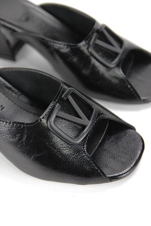 King Crow Nayara Esnek Yumuşak Kaymaz Taban (4 cm) Siyah Rugan Mat V Toka Kadın Kalın Topuklu Terlik