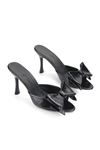 King Crow Ribbon Esnek Yumuşak Kaymaz Taban (8 cm) Siyah Rugan Fiyonk Detaylı Kadın Topuklu Terlik